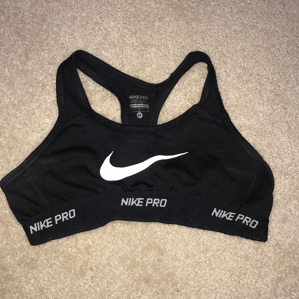 Nike girls sports bra size M